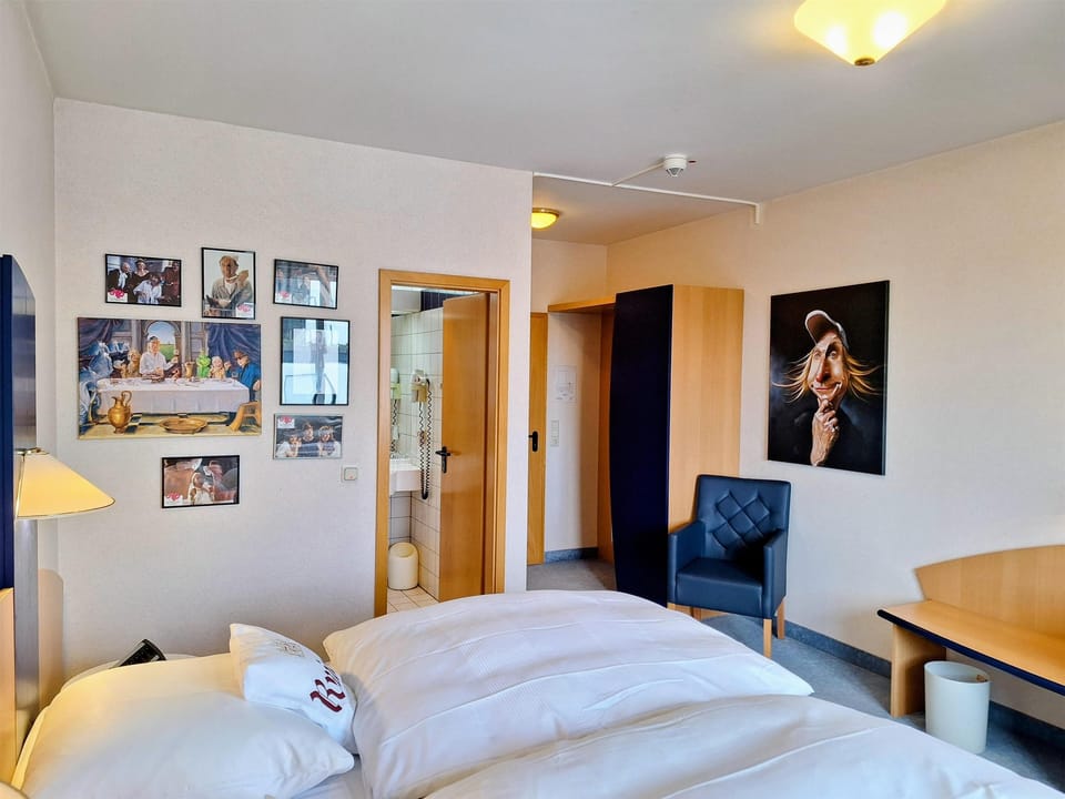 Comfort Single Room | Premium bedding, Select Comfort beds, individually decorated, desk