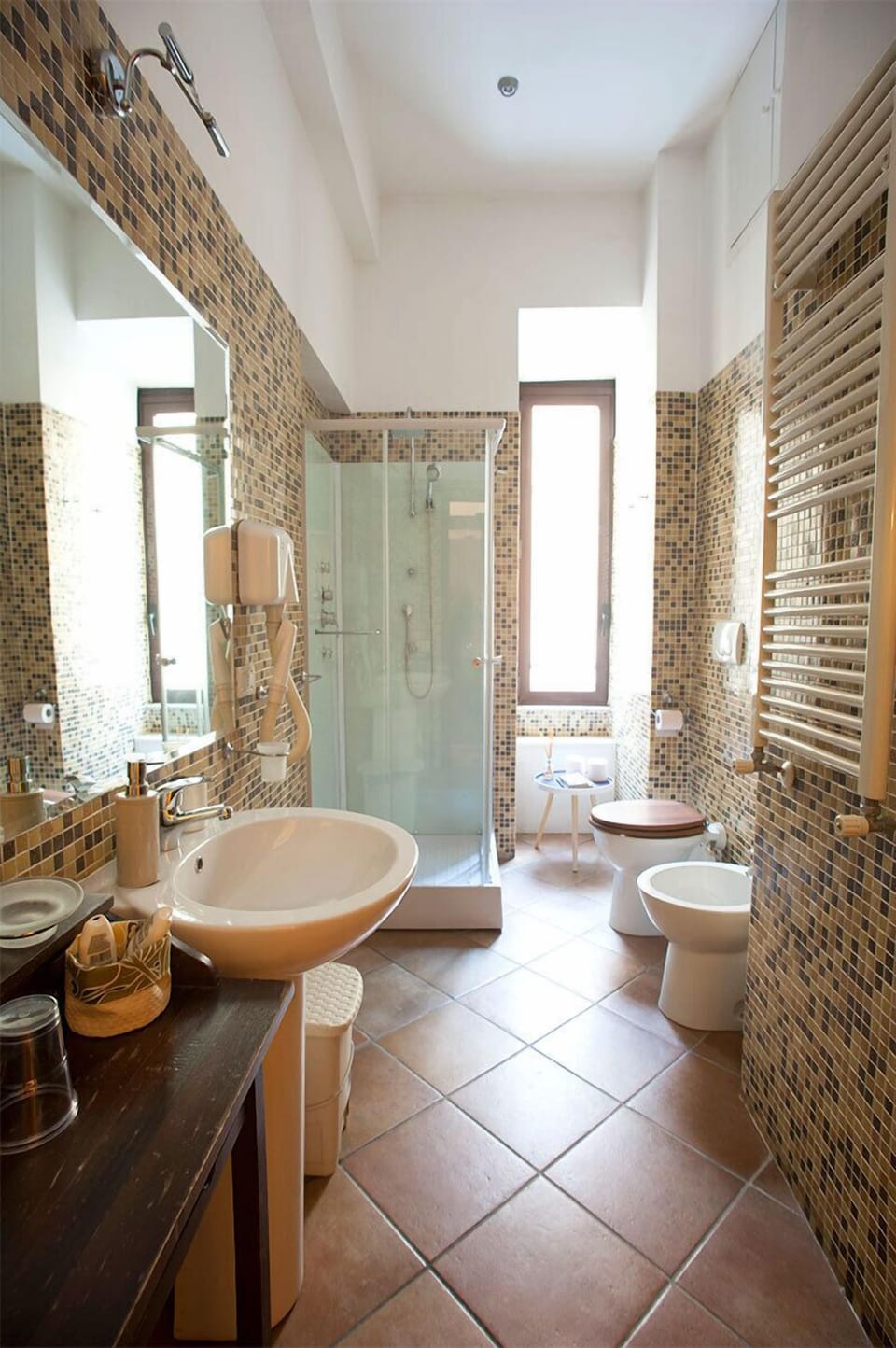 Standard Double or Twin Room, 1 Queen Bed, Private Bathroom | Bathroom | Shower, free toiletries, hair dryer, bidet