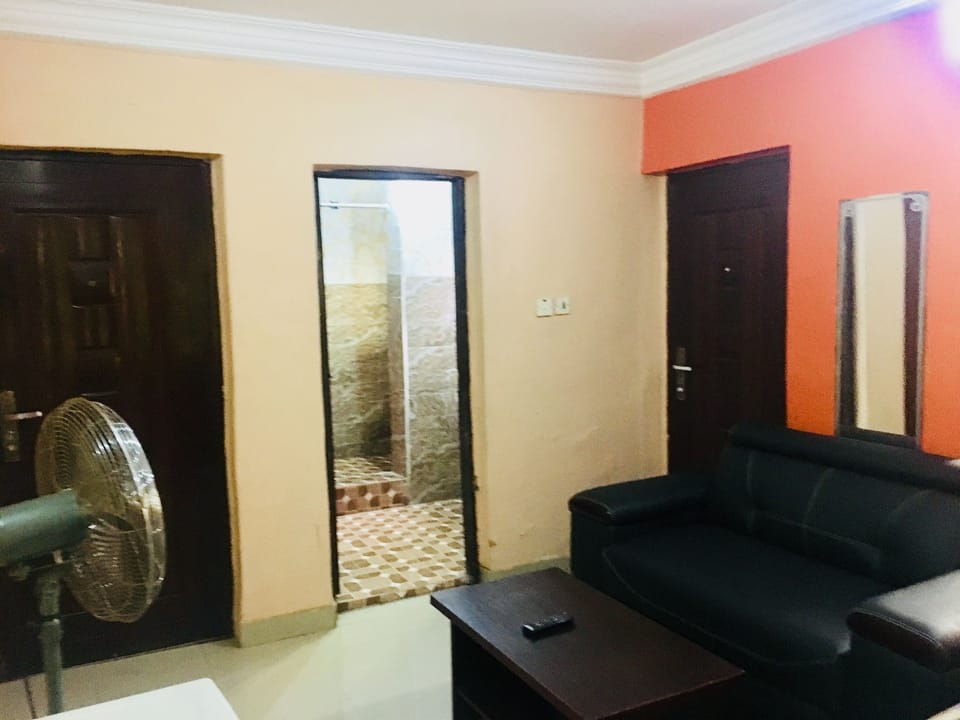 Suite | 1 bedroom, in-room safe, desk, laptop workspace