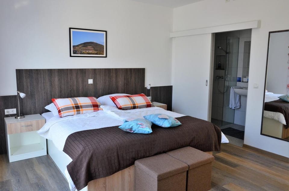 Hypo-allergenic bedding, desk, rollaway beds, free WiFi