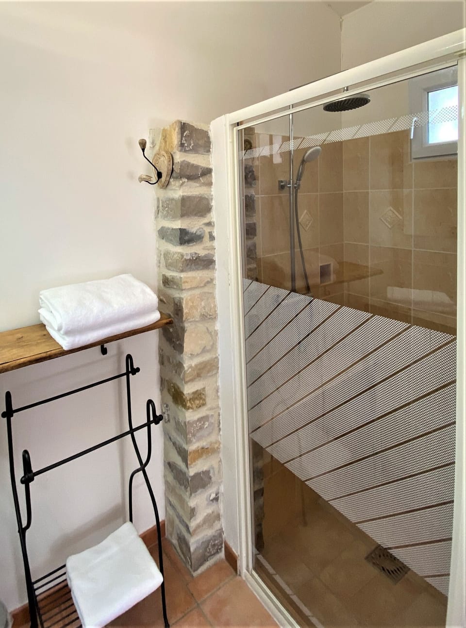 Superior Double or Twin Room | Bathroom | Shower, hair dryer, towels, soap