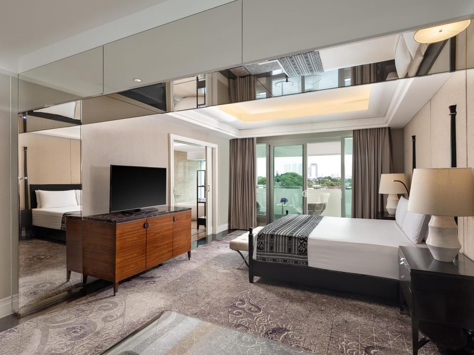 Executive Room (Executive Grand Deluxe Balcony) | Premium bedding, pillowtop beds, free minibar, in-room safe