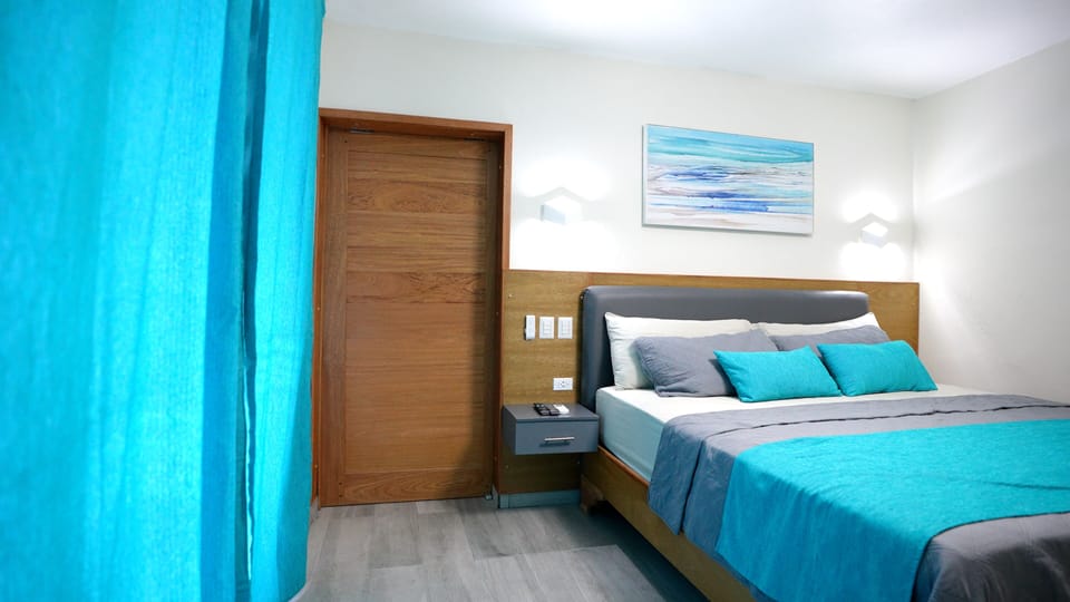 Premium Room, 1 Bedroom | In-room safe, laptop workspace, iron/ironing board, free WiFi