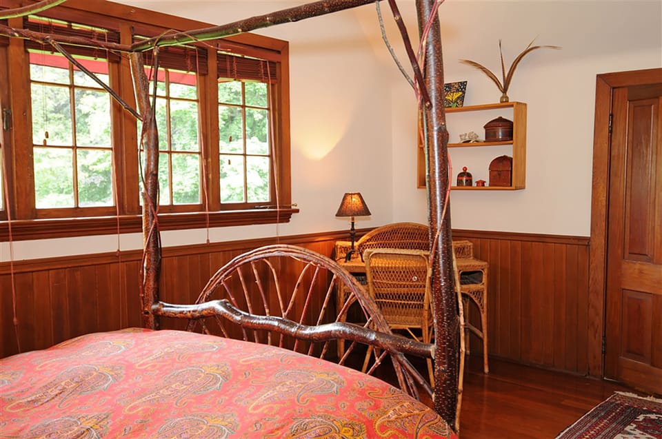 Suite, Multiple Beds (Charles Darwin) | 1 bedroom, desk, WiFi (free), individually decorated