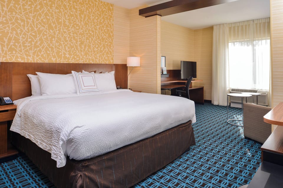 Suite, 1 King Bed with Sofa bed, River View | Premium bedding, in-room safe, desk, blackout drapes