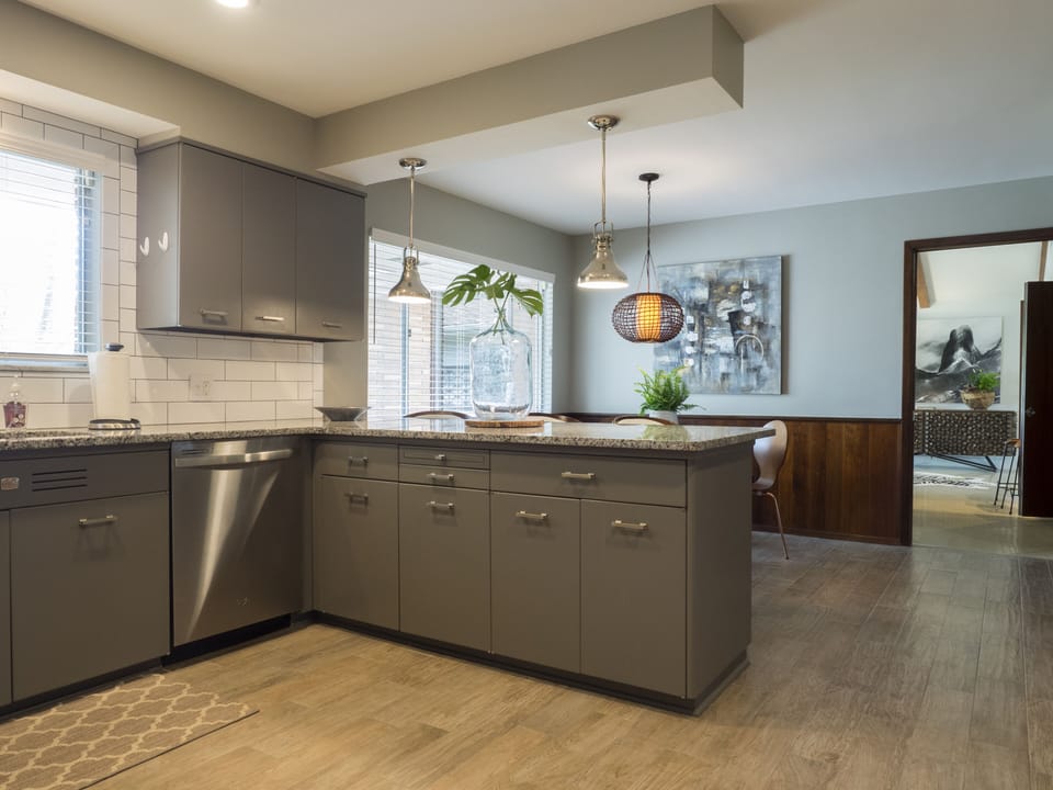 Large kitchen for entertaining!