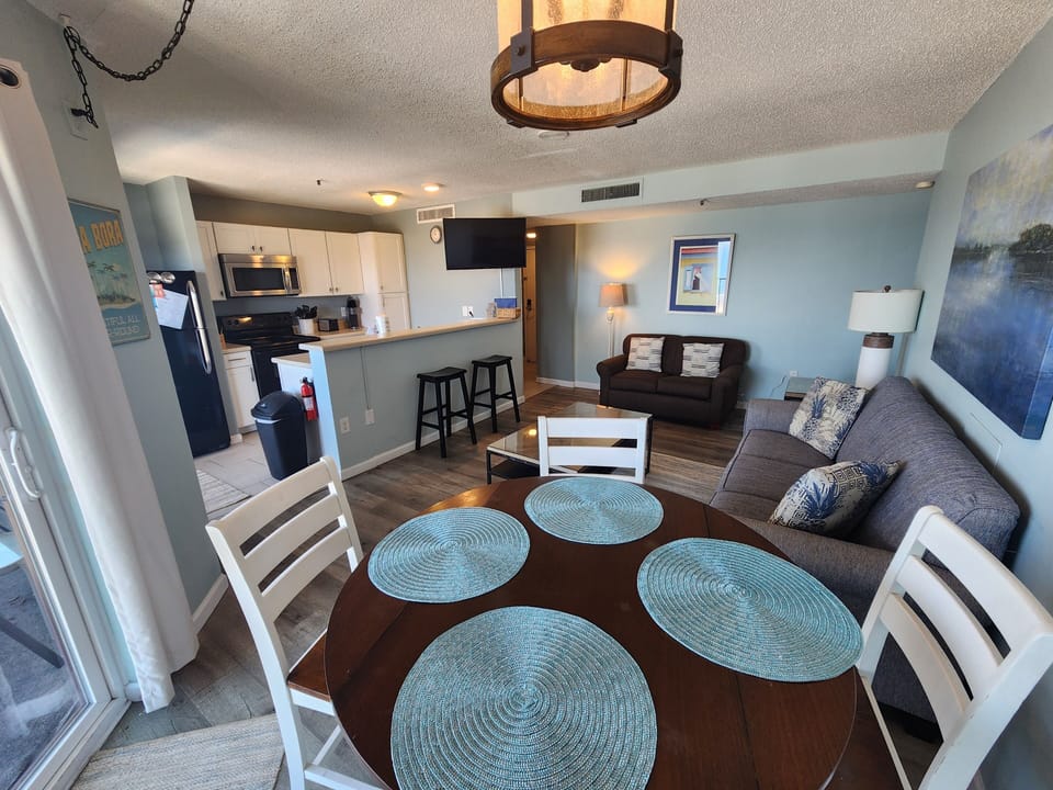 Living Room Pic #2