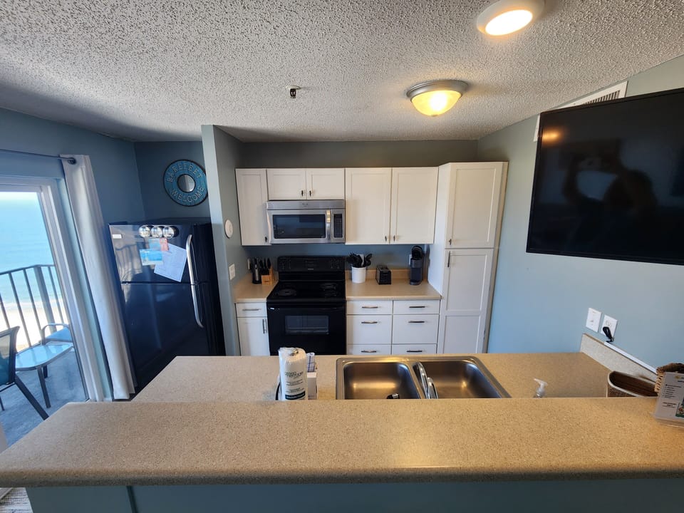 Kitchen Pic #1