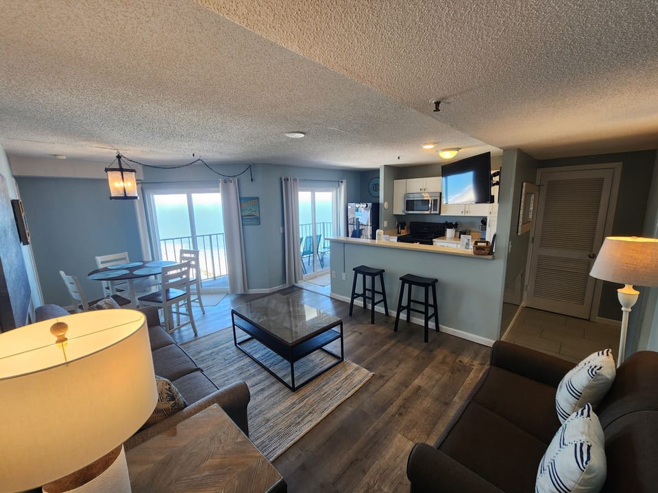 Living Room Pic #3