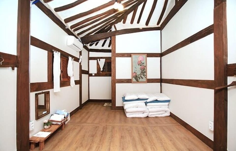 Room (Seongnyu) | Free WiFi, bed sheets