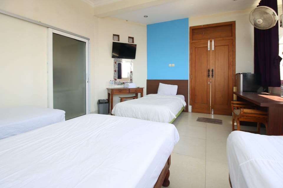 Family Quadruple Room | Premium bedding, desk, free WiFi