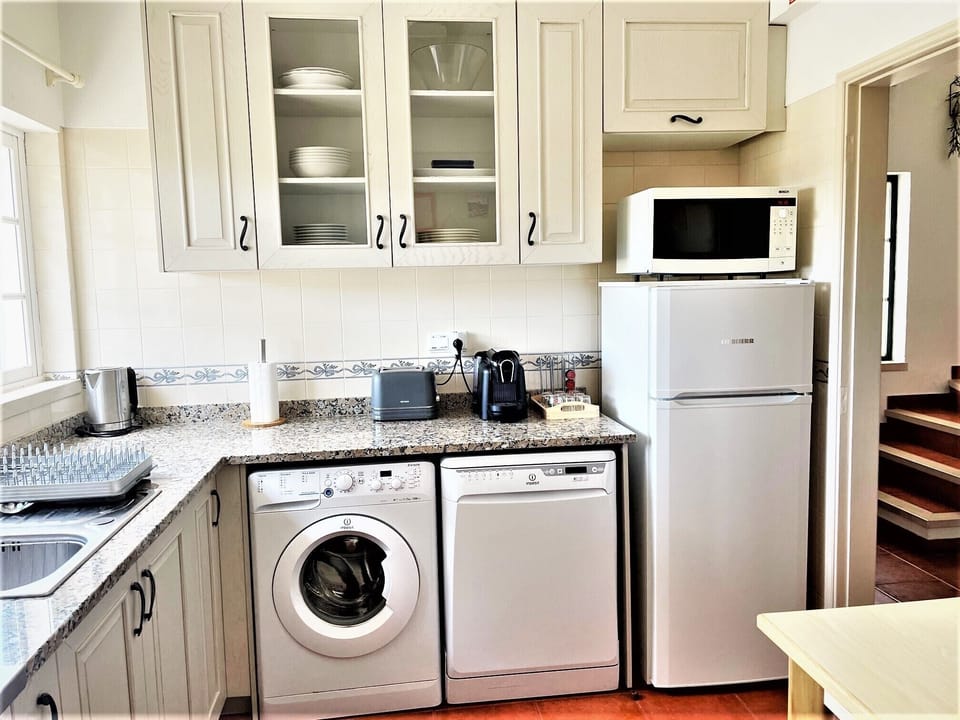 Kitchen, ground floor