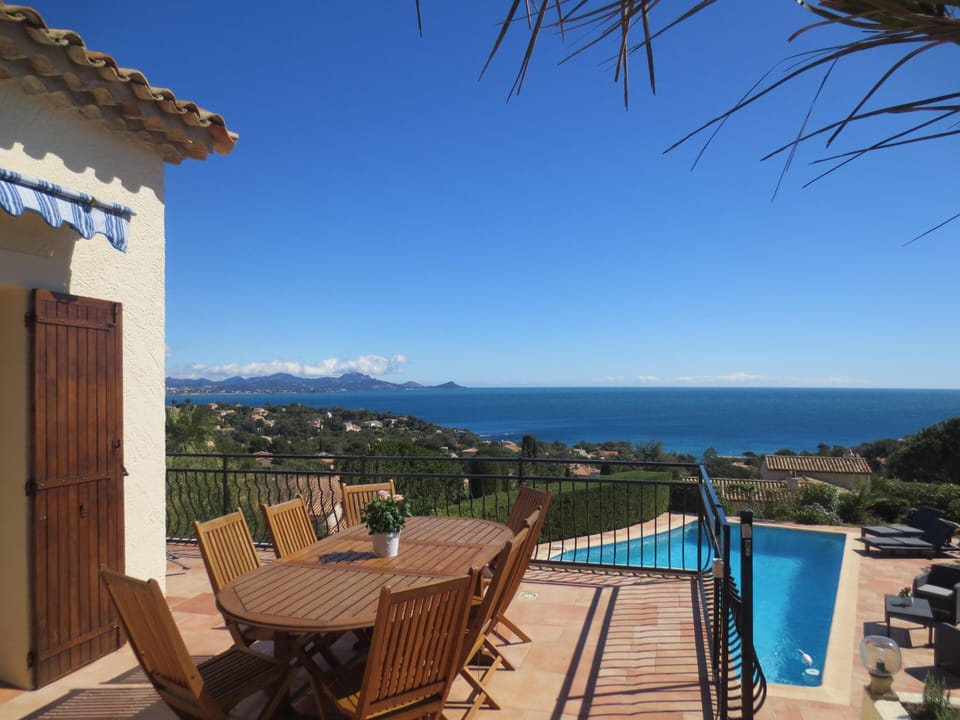 panoramique view and heated 11 m pool