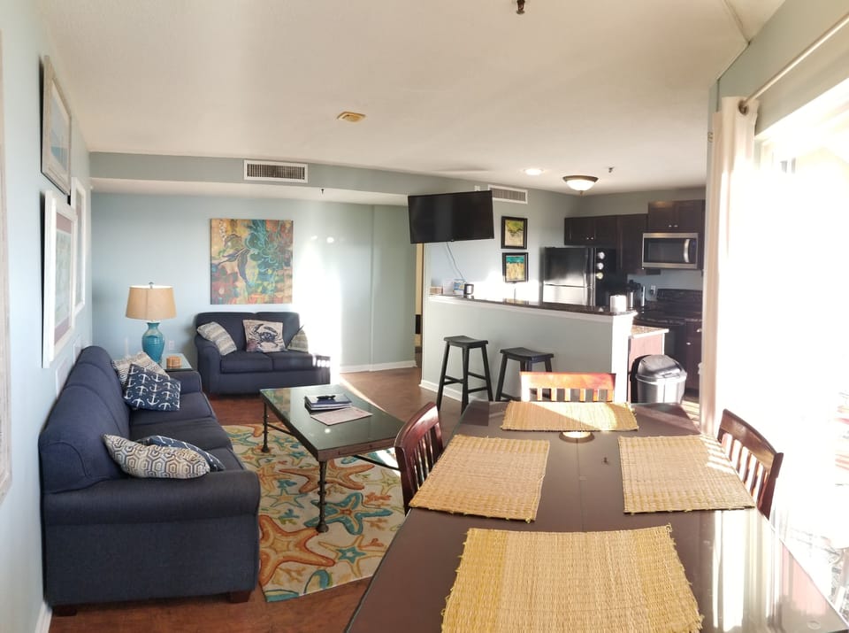 Living Room Pic#3