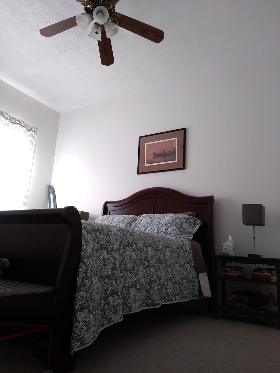 Private bedroom w/ queen size bed.