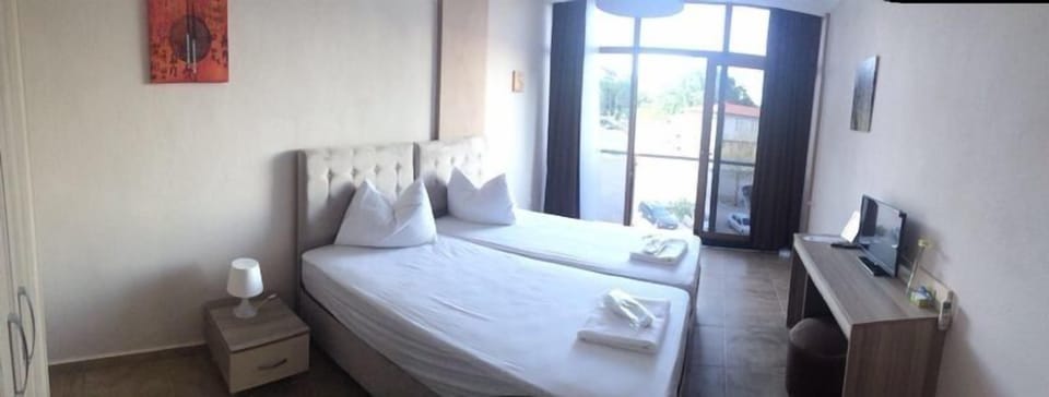 Deluxe Double or Twin Room, Sea View | Premium bedding, desk, cribs (free), WiFi (free)