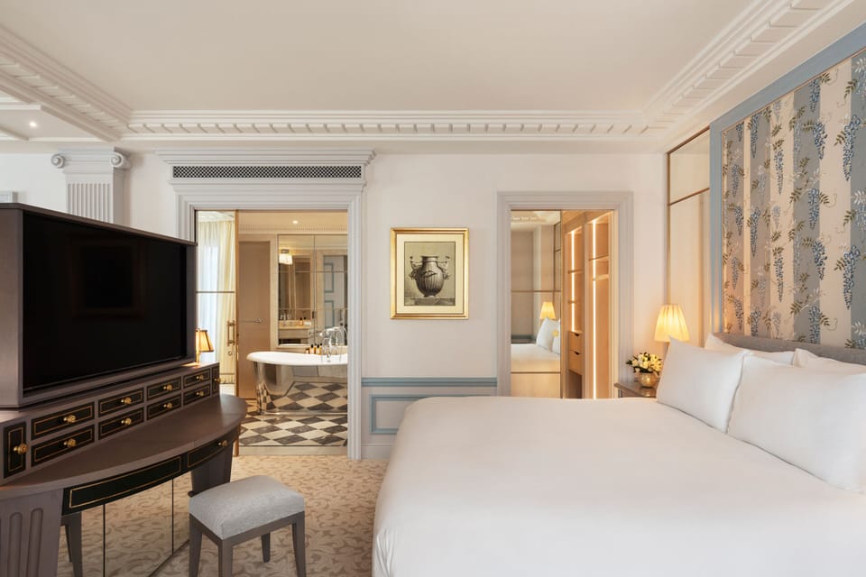 Junior Suite (Prestige) | Premium bedding, minibar, in-room safe, desk