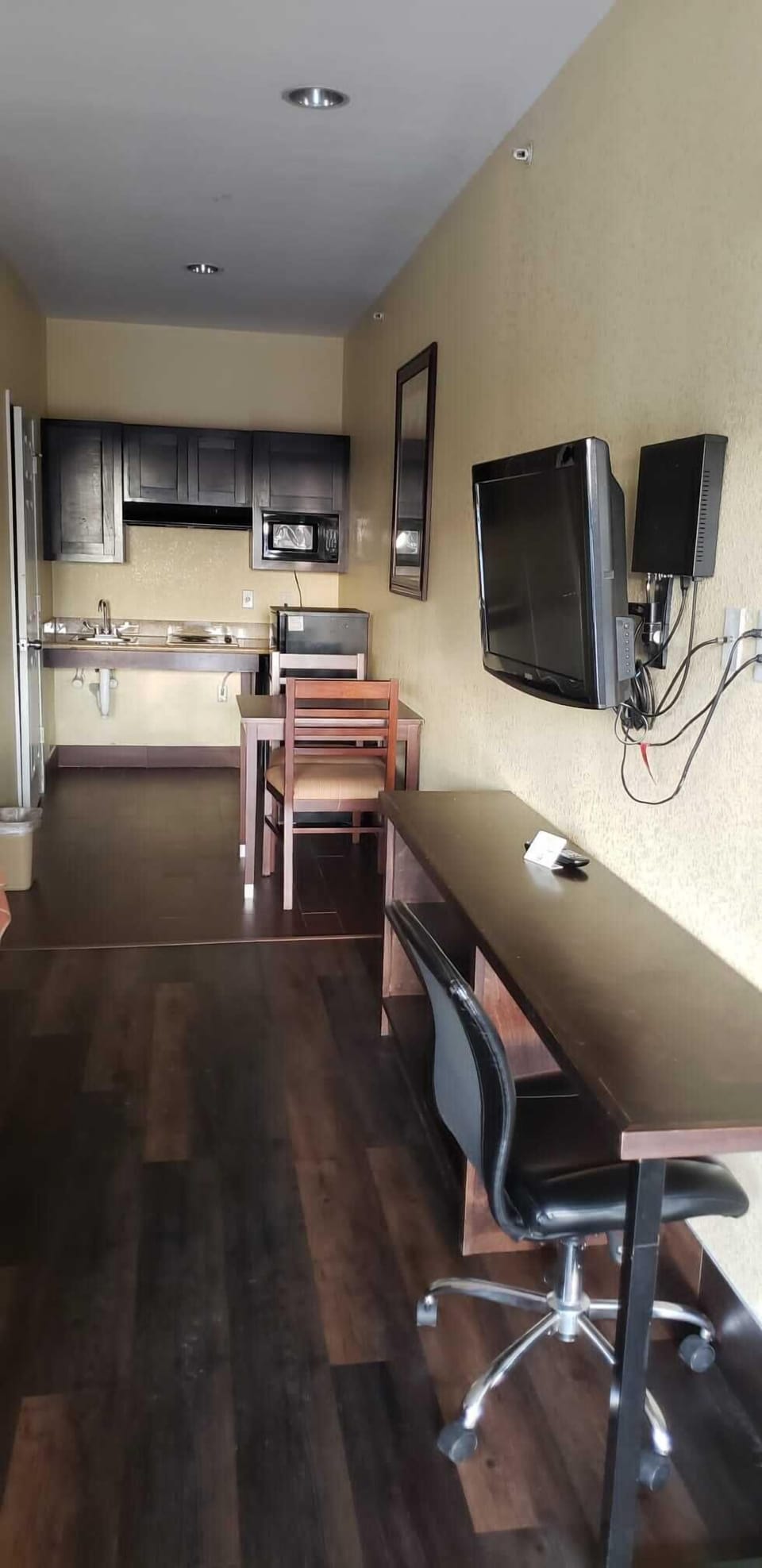 Mini-fridge, microwave, stovetop