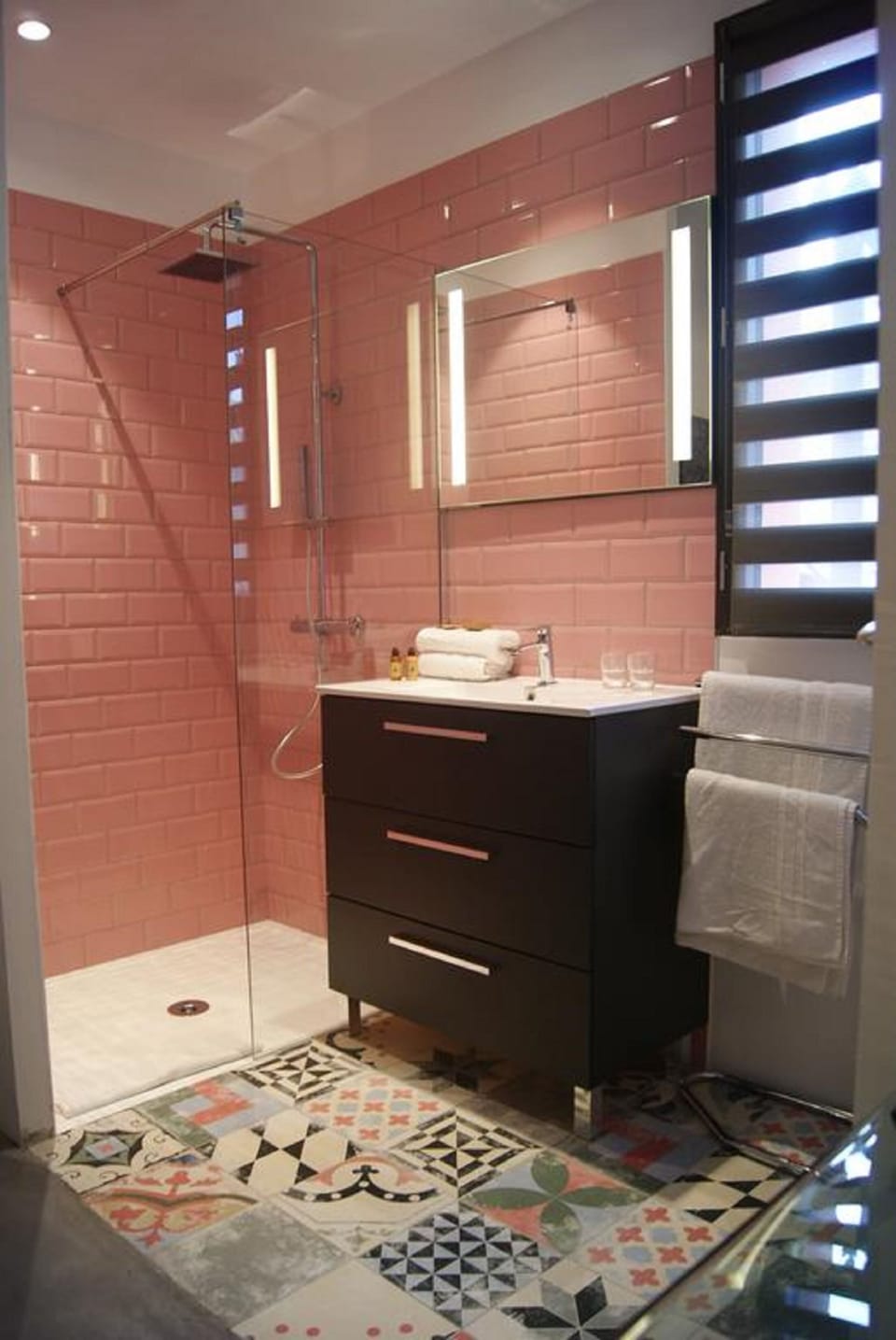 Shower, free toiletries, hair dryer, towels