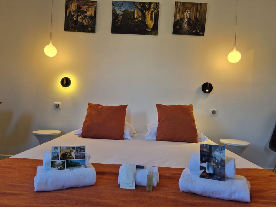 Premium Quadruple Room | Desk, free WiFi, bed sheets