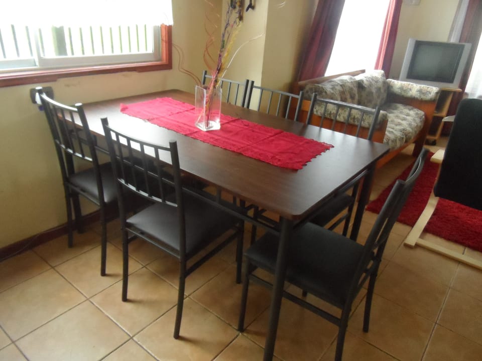 Standard Cabin | In-room dining