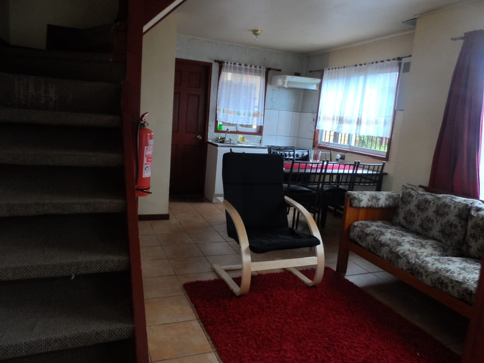 Standard Cabin | Living area | 32-inch flat-screen TV with cable channels, TV
