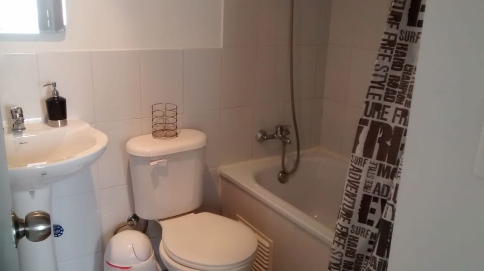 Standard Apartment, 3 Bedrooms | Bathroom | Combined shower/tub, deep soaking tub, hair dryer, towels