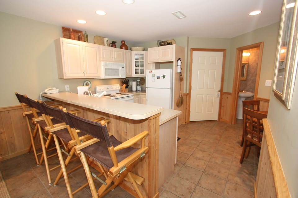Fridge, microwave, coffee/tea maker