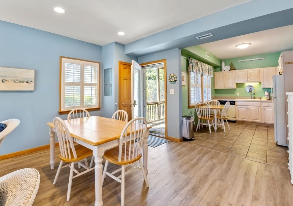 Standard Apartment, 2 Bedrooms | Private kitchen | Fridge, microwave, coffee/tea maker