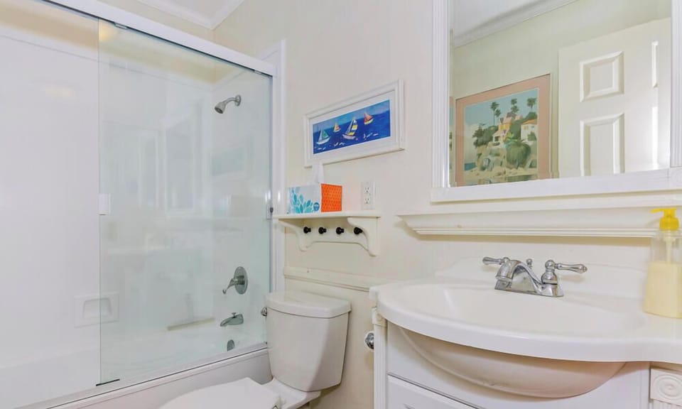 Guest Bath.