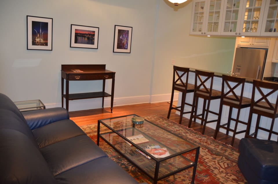 Living Room w/Sofabed