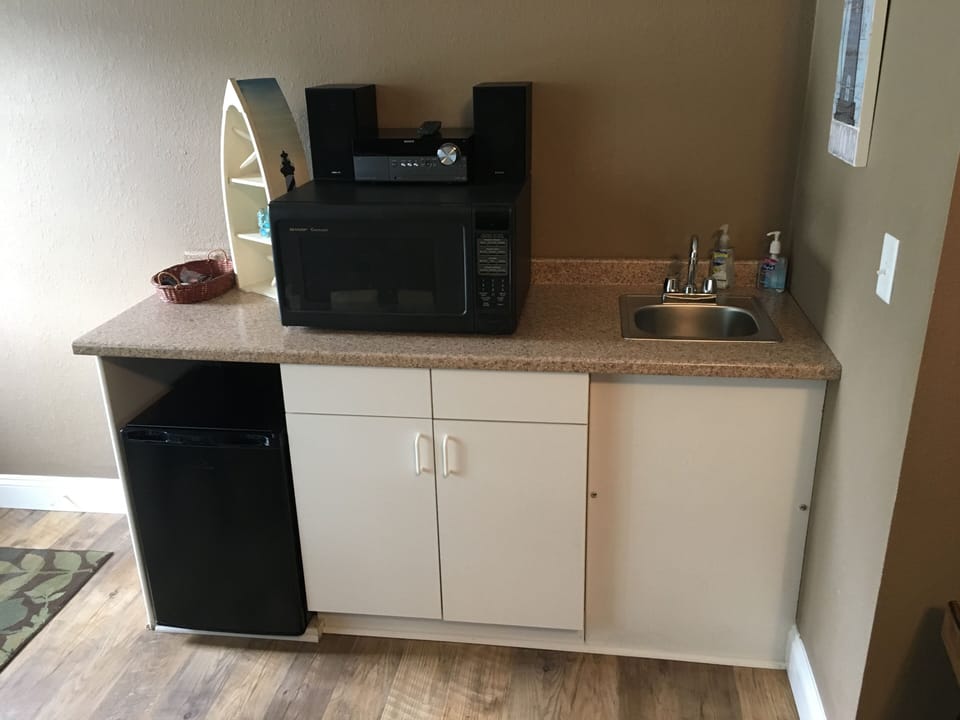 Wet Bar with mini frig in first floor family room