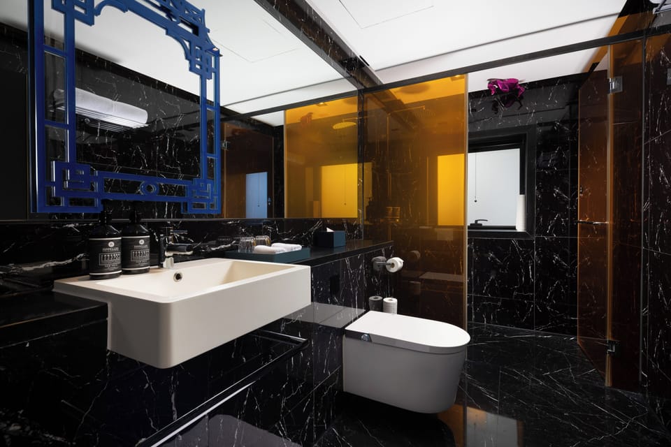 Standard Room | Bathroom | Shower, rainfall showerhead, free toiletries, hair dryer
