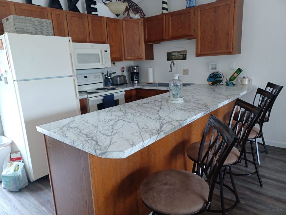 Fully Stocked Kitchen.