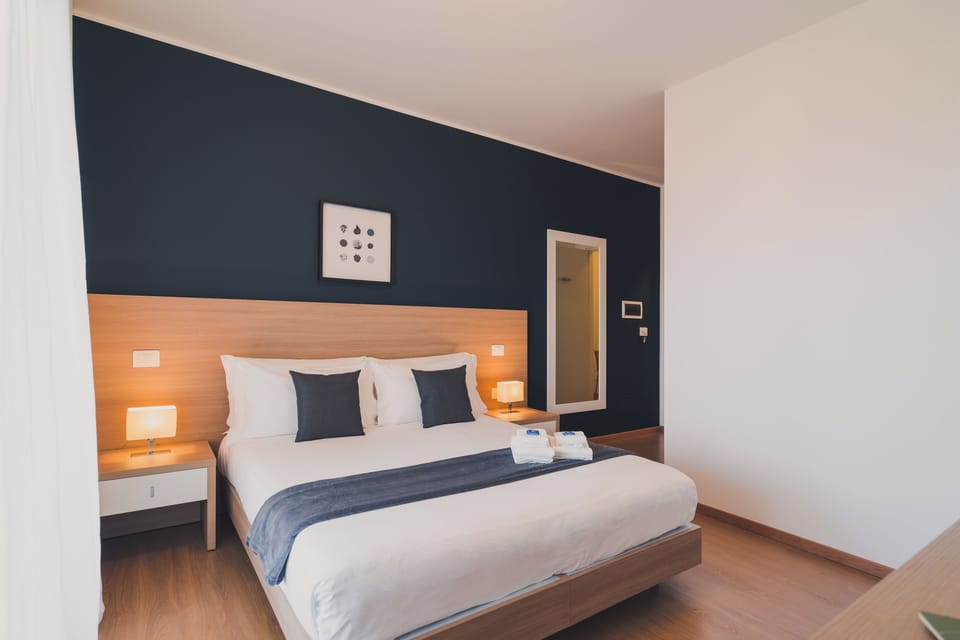 Superior Double Room, Sea View | Premium bedding, minibar, in-room safe, desk