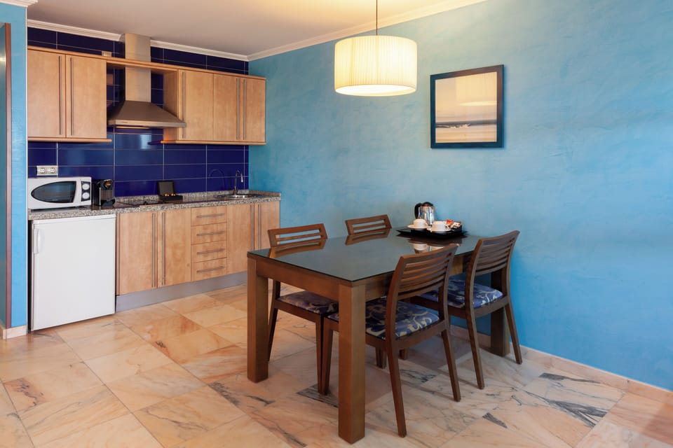 Suite, 1 Bedroom, Jetted Tub, Sea View | Minibar, in-room safe, free WiFi