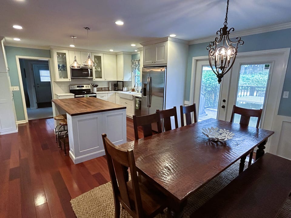 Extra seating at the kitchen island
