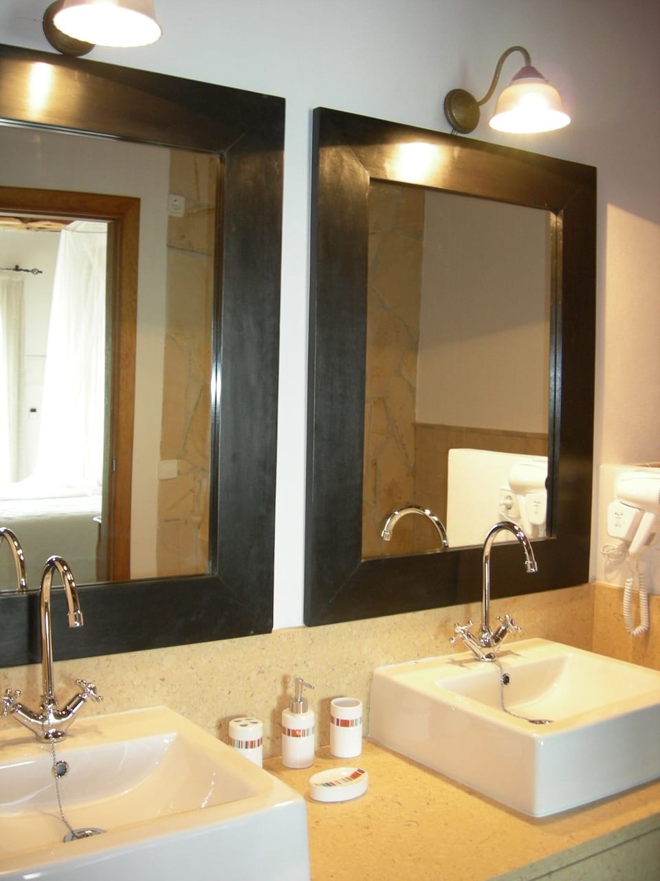 Superior Double Room, Non Smoking, Garden View | Bathroom | Jetted tub, free toiletries, hair dryer, bathrobes