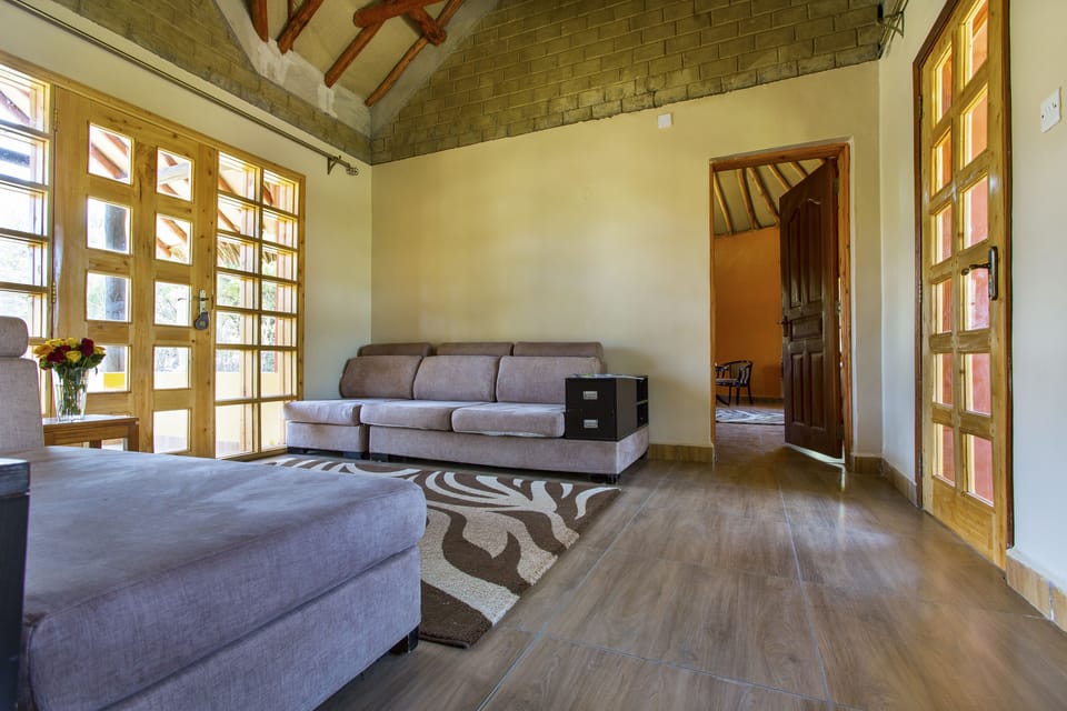 Family Villa, 2 Bedrooms, Partial Lake View, Courtyard Area | Frette Italian sheets, premium bedding, desk, soundproofing