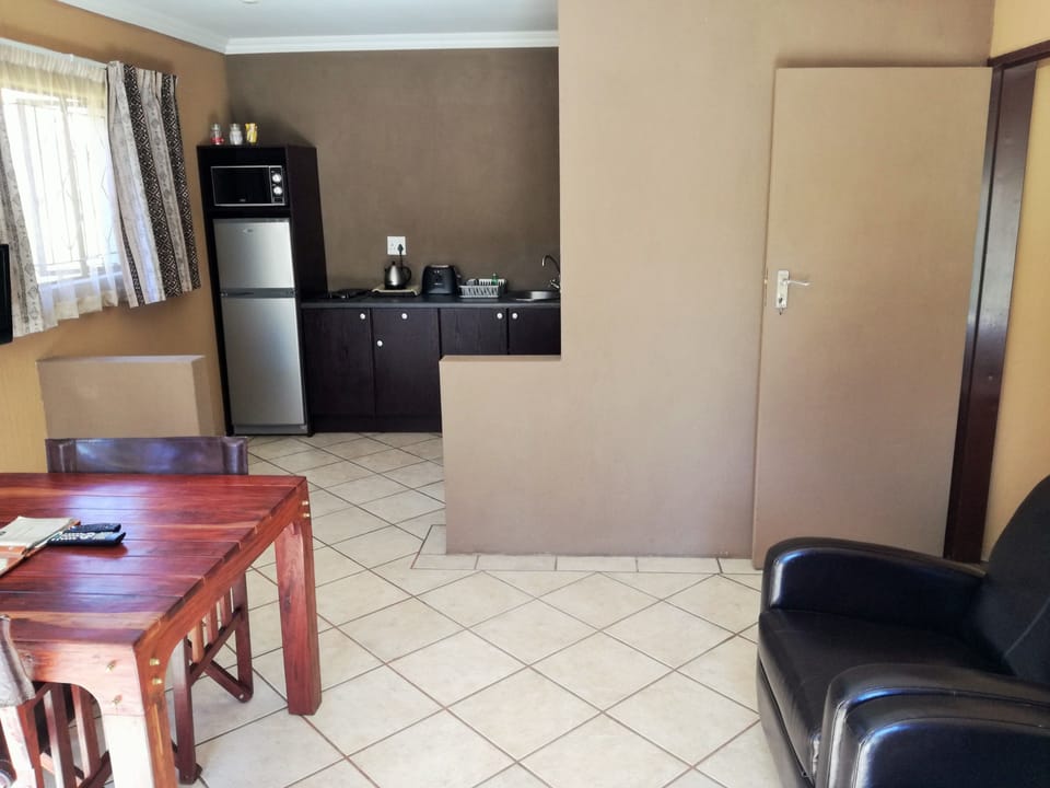 Apartments - Full Self-Catering | Minibar, desk, WiFi