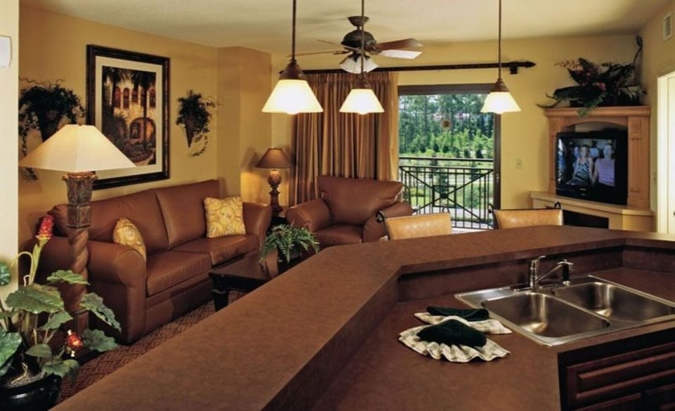 Wonderful full kitchen arrangements for anything that you need.  