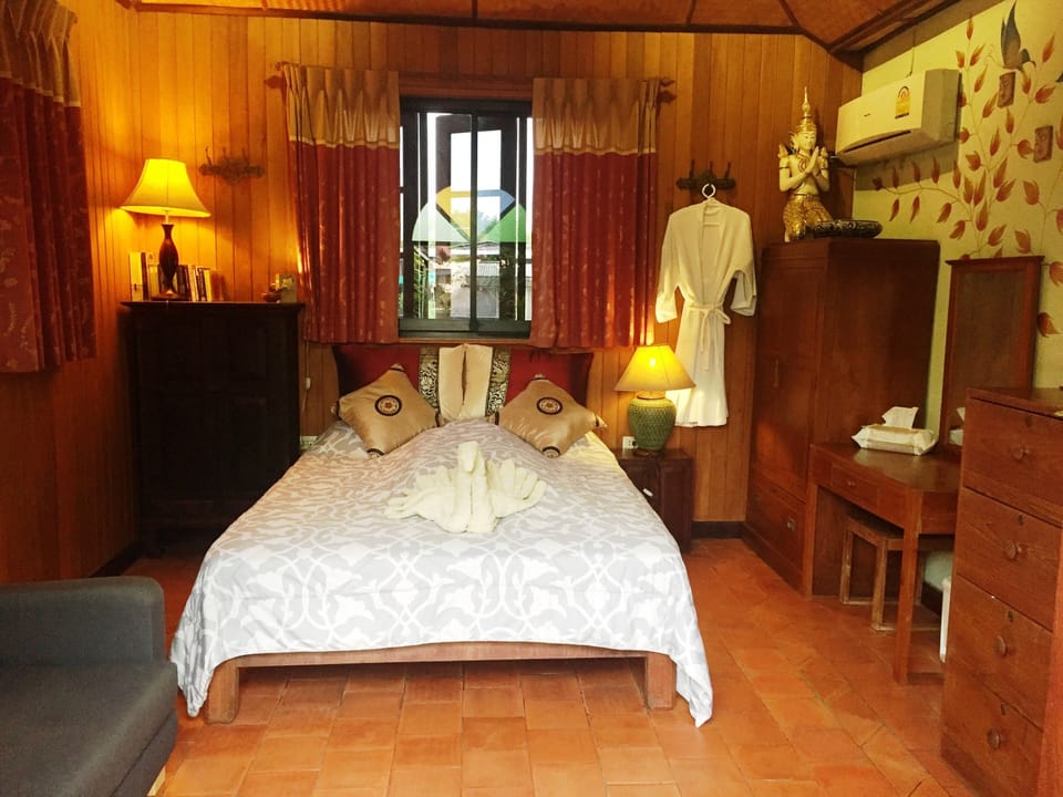 Penthouse | Free WiFi, bed sheets