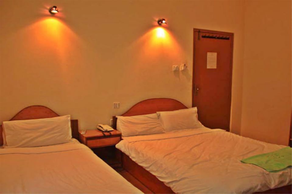 Deluxe Room | Desk, free WiFi