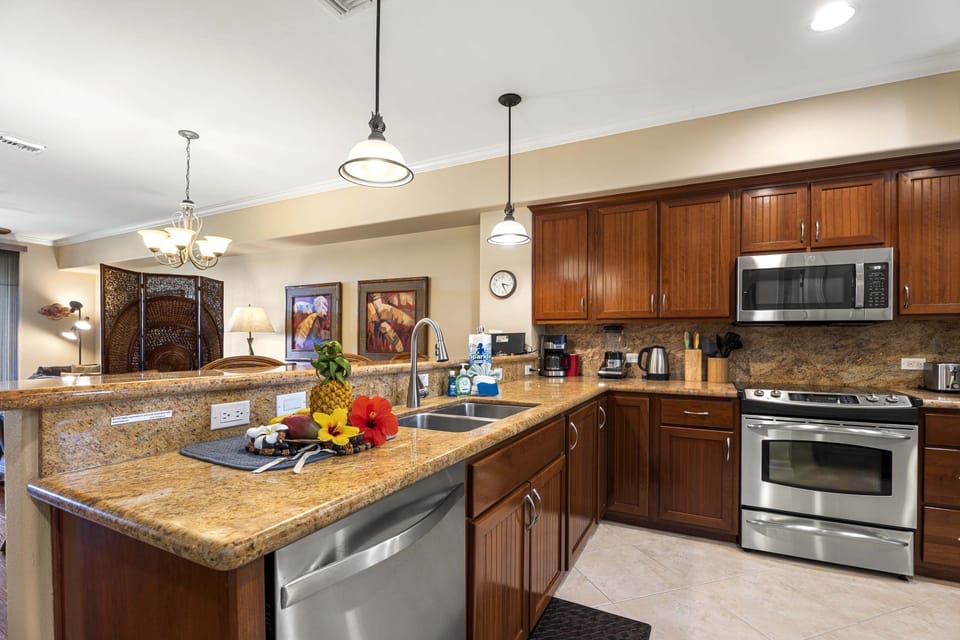 Condo, 2 Bedrooms | Private kitchen | Fridge, microwave, oven, coffee/tea maker