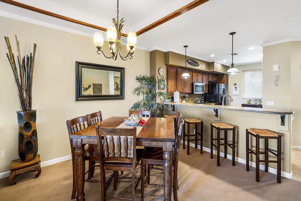 Condo, 2 Bedrooms | In-room dining