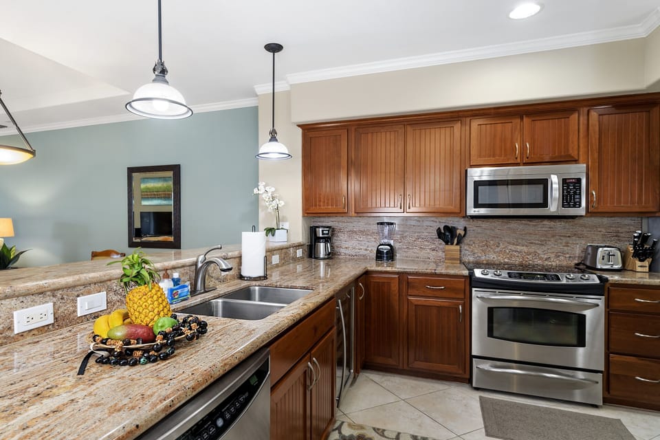 Condo, 2 Bedrooms | Private kitchen | Fridge, microwave, oven, coffee/tea maker