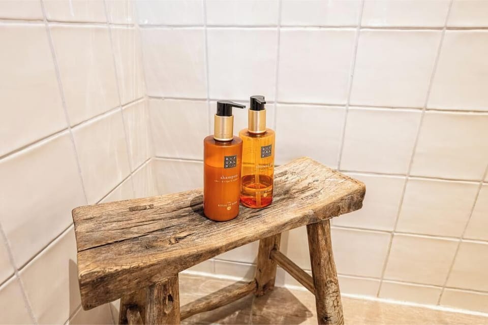 Superior Double Room | Bathroom | Free toiletries, hair dryer, towels, soap