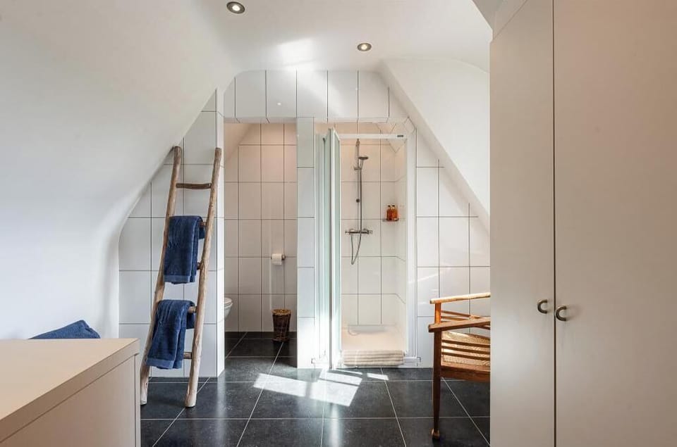 Superior Double Room, Garden View | Bathroom | Free toiletries, hair dryer, towels, soap