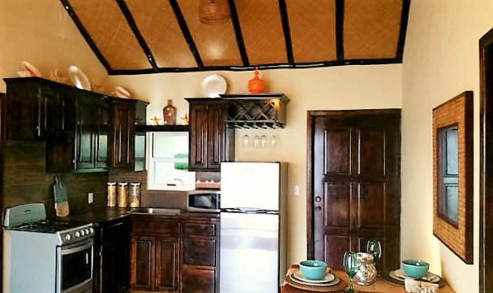 Bungalow, 2 Bedrooms, Private Pool, Ocean View | Private kitchen