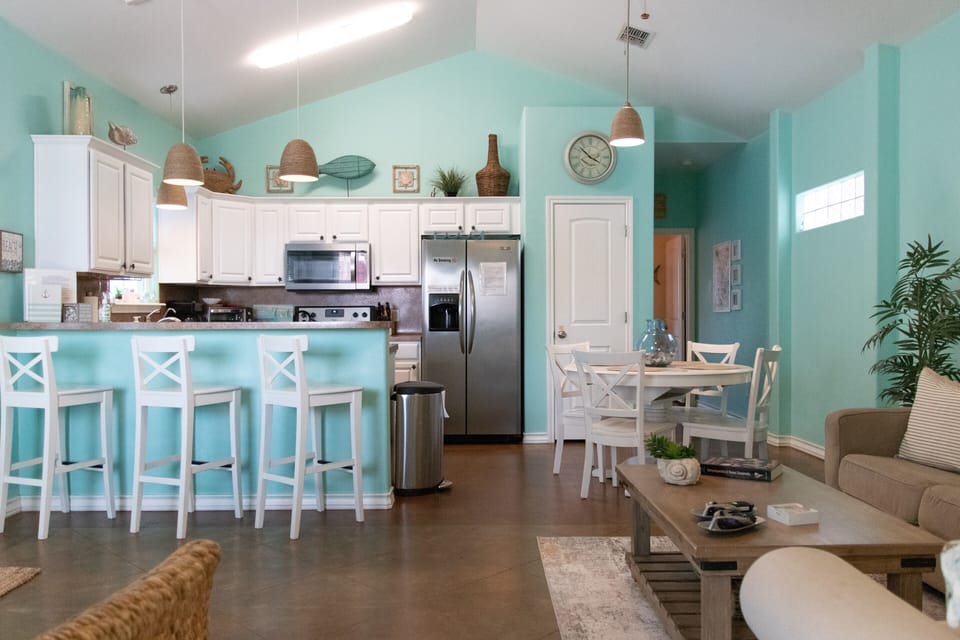 Open floor plan with plenty of dining space for everyone.